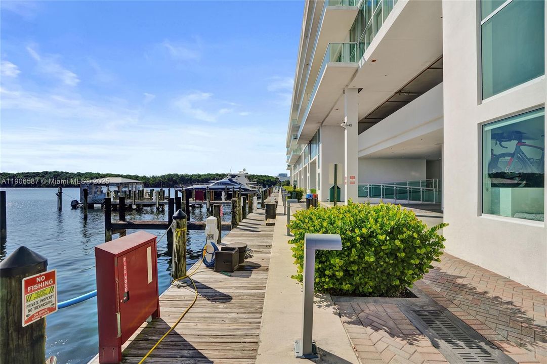 Active With Contract: $5,850 (2 beds, 3 baths, 1403 Square Feet)