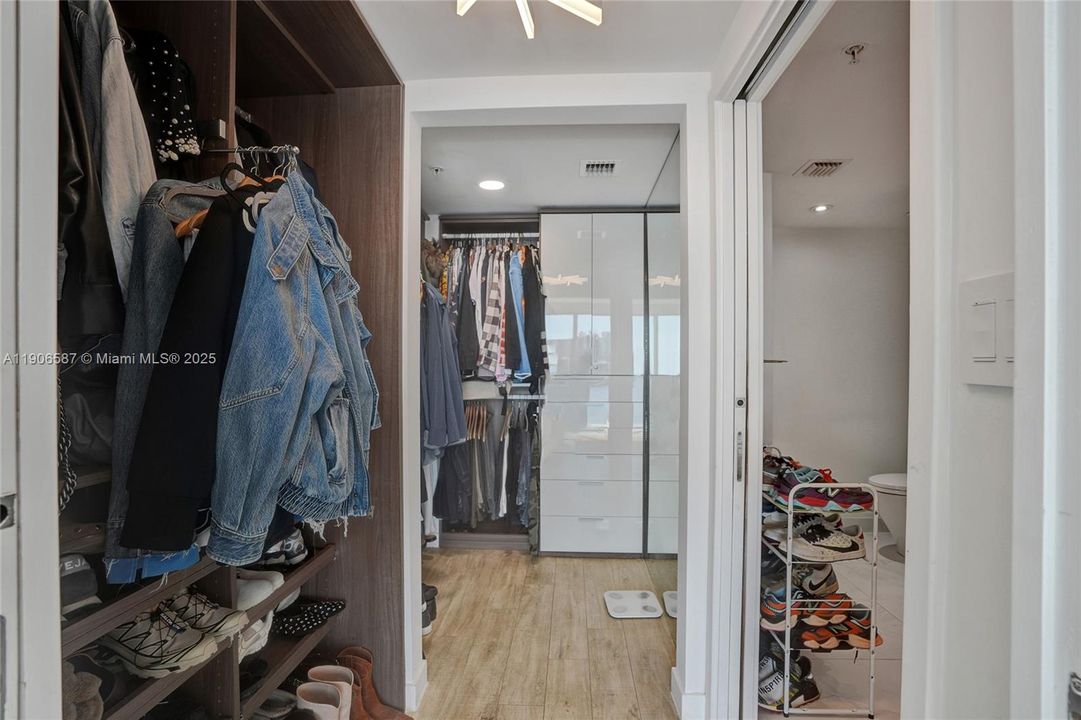 Active With Contract: $5,850 (2 beds, 3 baths, 1403 Square Feet)