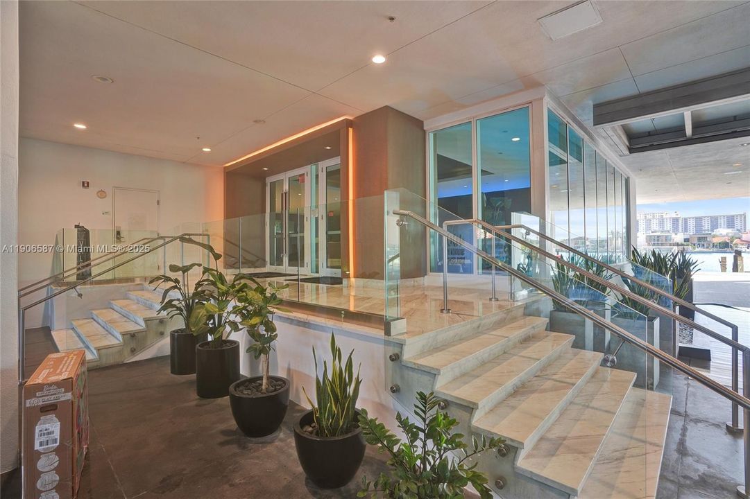 Active With Contract: $5,850 (2 beds, 3 baths, 1403 Square Feet)