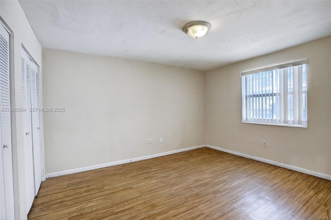 For Sale: $145,000 (1 beds, 1 baths, 560 Square Feet)