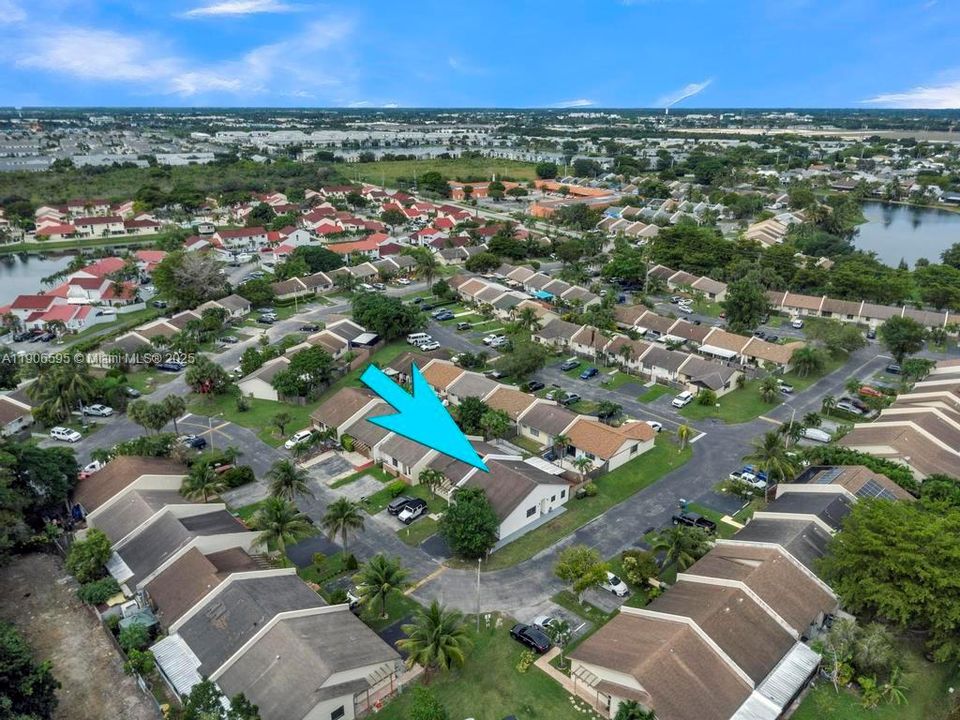 合同活跃: $2,800 (3 贝兹, 2 浴室, 1291 平方英尺)