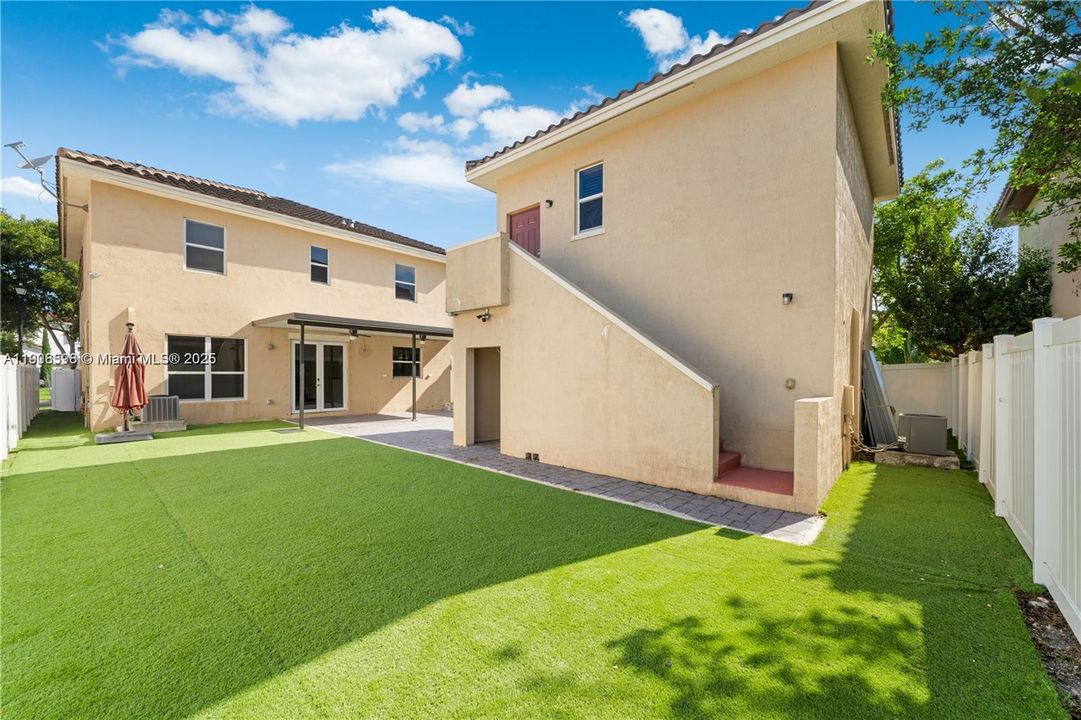 For Sale: $844,995 (5 beds, 4 baths, 3031 Square Feet)