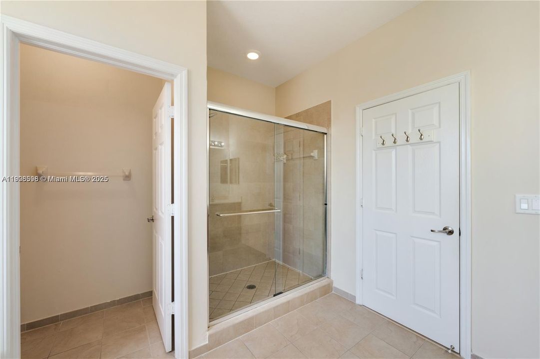 For Sale: $844,995 (5 beds, 4 baths, 3031 Square Feet)