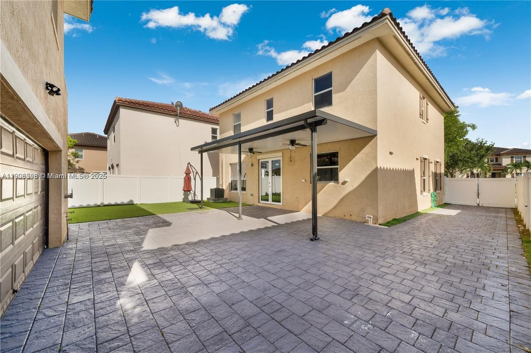 For Sale: $844,995 (5 beds, 4 baths, 3031 Square Feet)