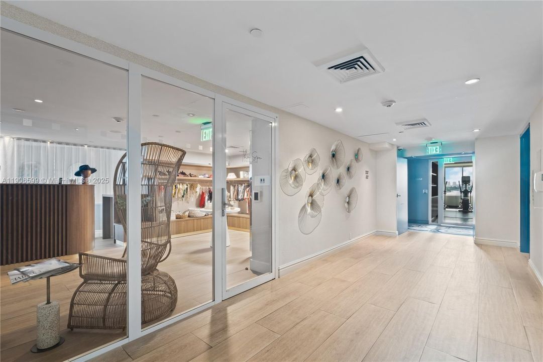 待售: $790,000 (2 贝兹, 2 浴室, 1088 平方英尺)