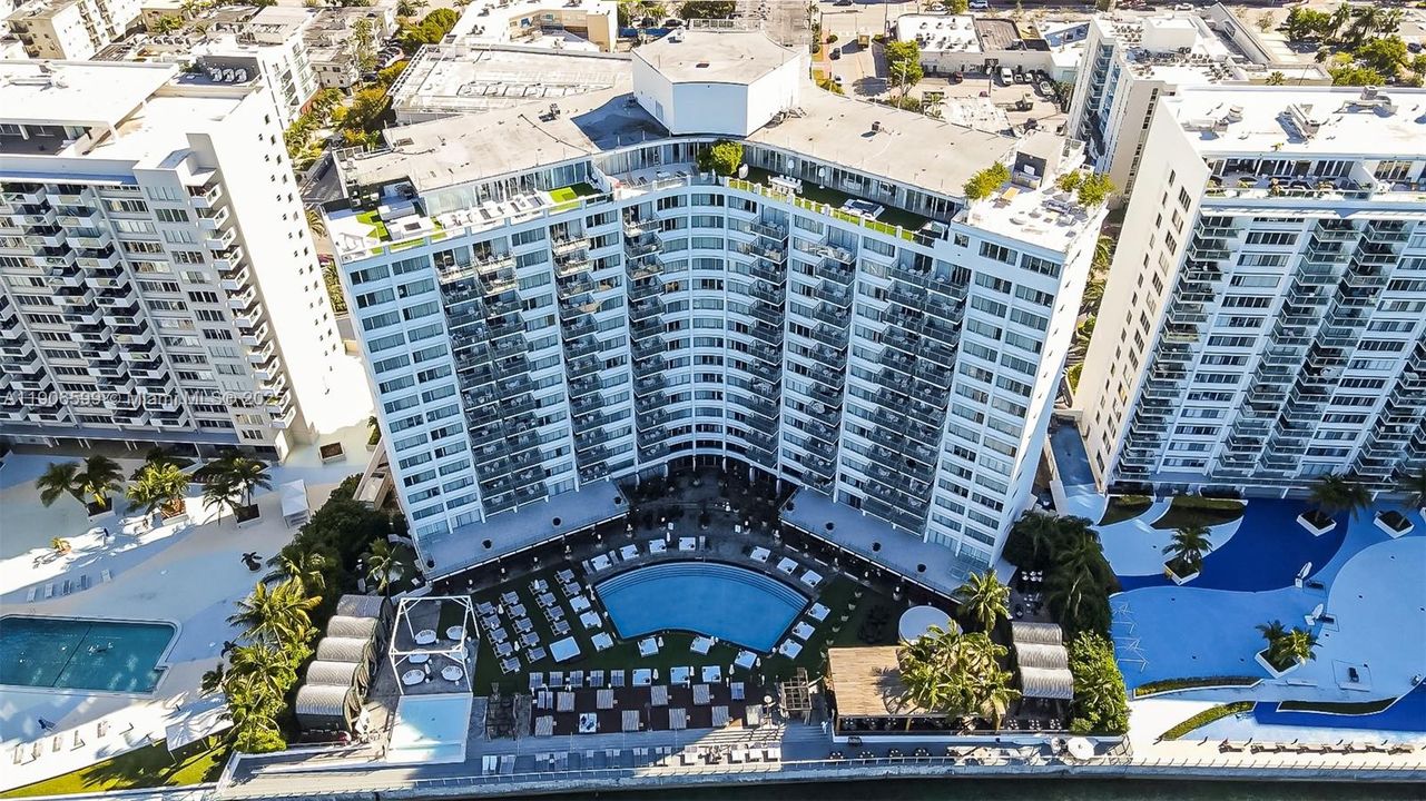 待售: $790,000 (2 贝兹, 2 浴室, 1088 平方英尺)