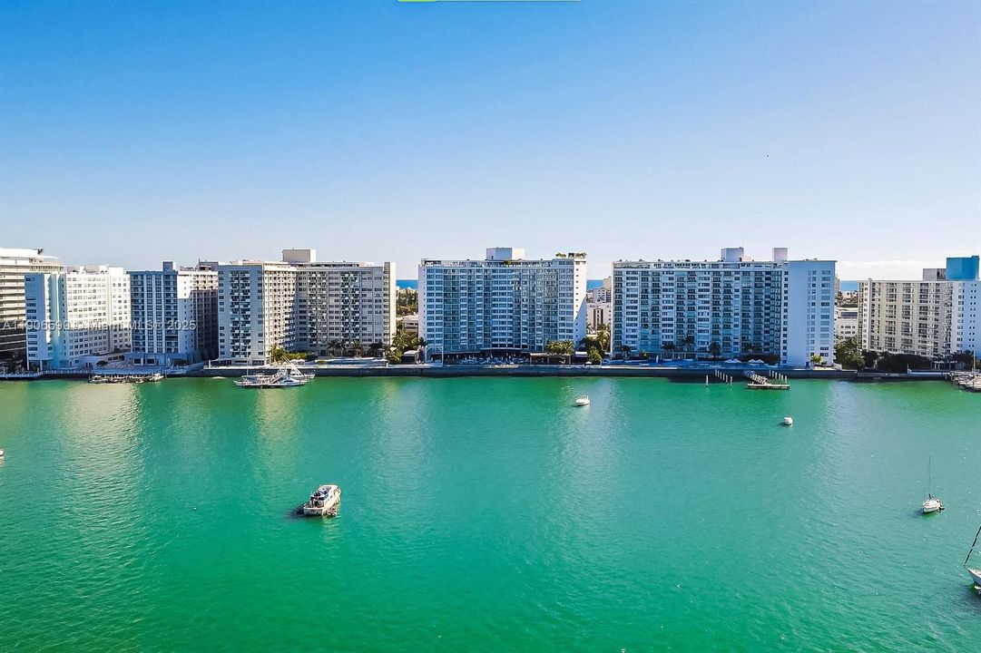 待售: $790,000 (2 贝兹, 2 浴室, 1088 平方英尺)