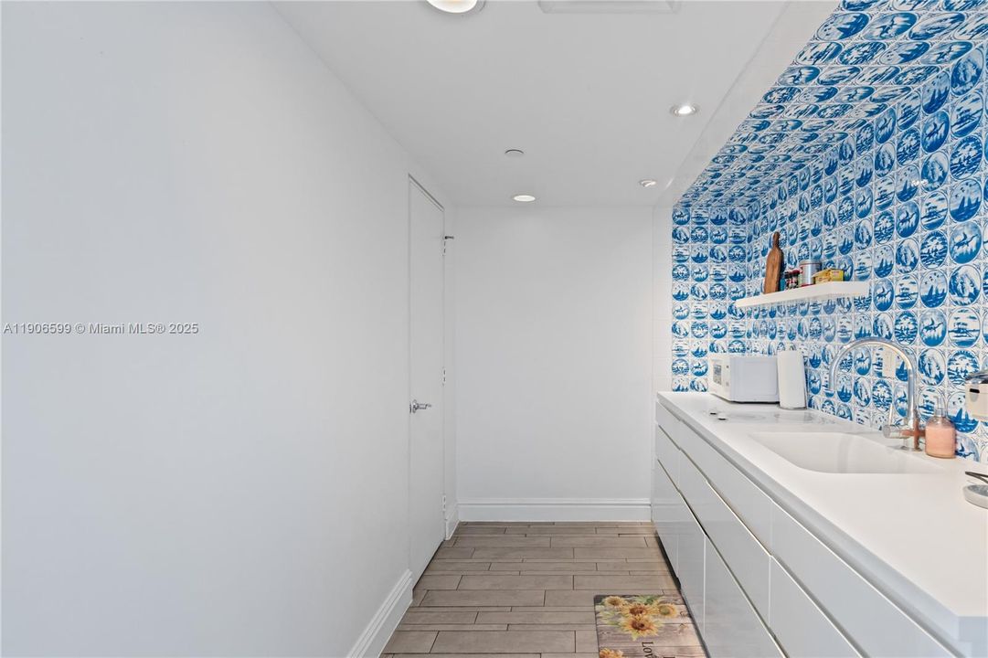 待售: $790,000 (2 贝兹, 2 浴室, 1088 平方英尺)