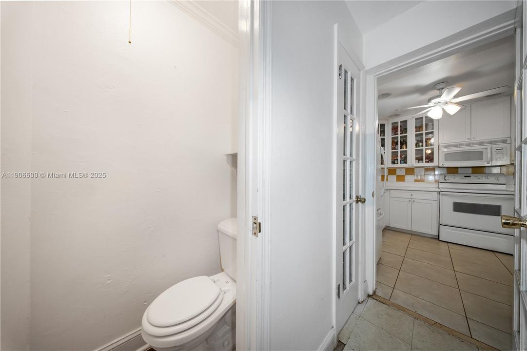 待售: $439,000 (2 贝兹, 1 浴室, 1087 平方英尺)