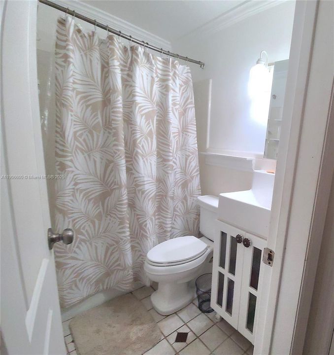 待售: $439,000 (2 贝兹, 1 浴室, 1087 平方英尺)