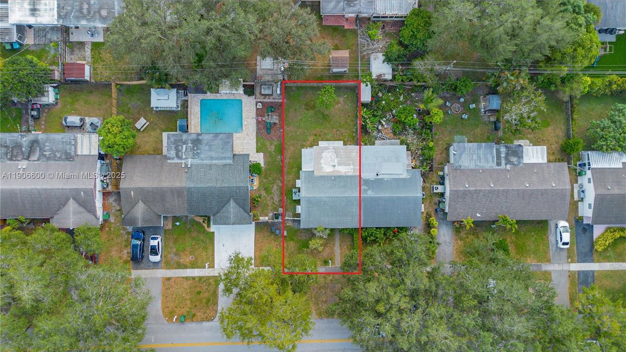 待售: $439,000 (2 贝兹, 1 浴室, 1087 平方英尺)