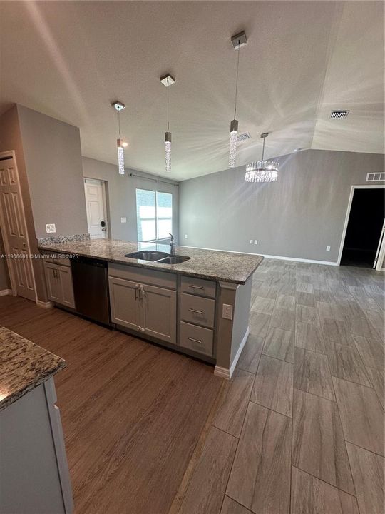 For Rent: $2,250 (3 beds, 2 baths, 0 Square Feet)