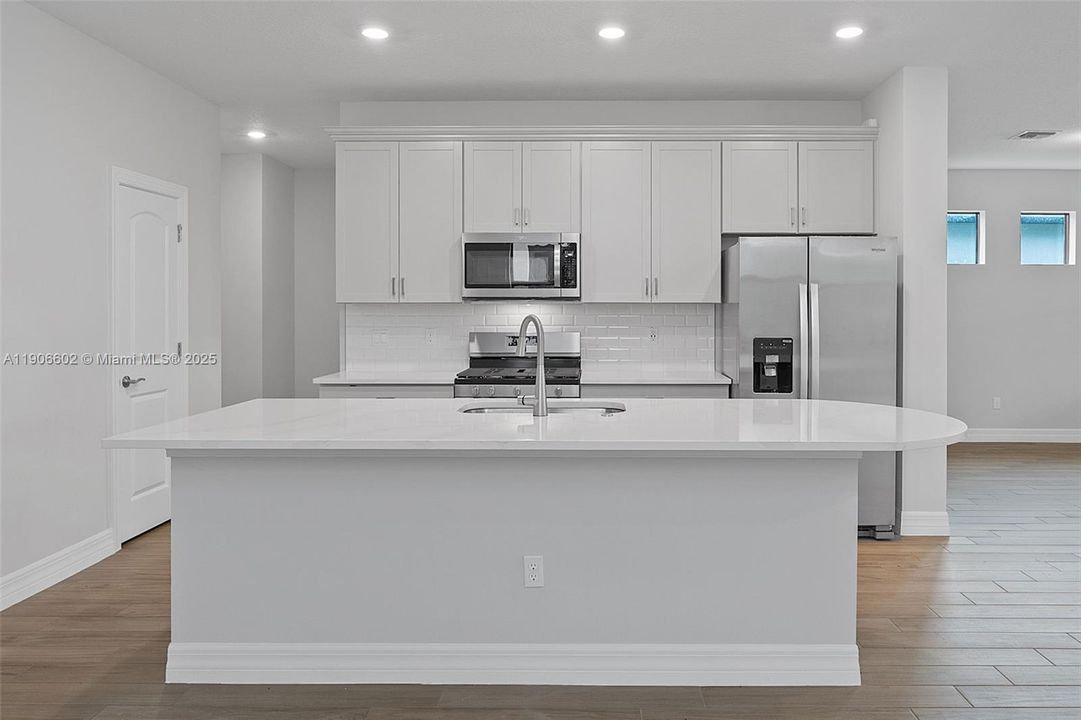 For Rent: $4,600 (3 beds, 2 baths, 2130 Square Feet)