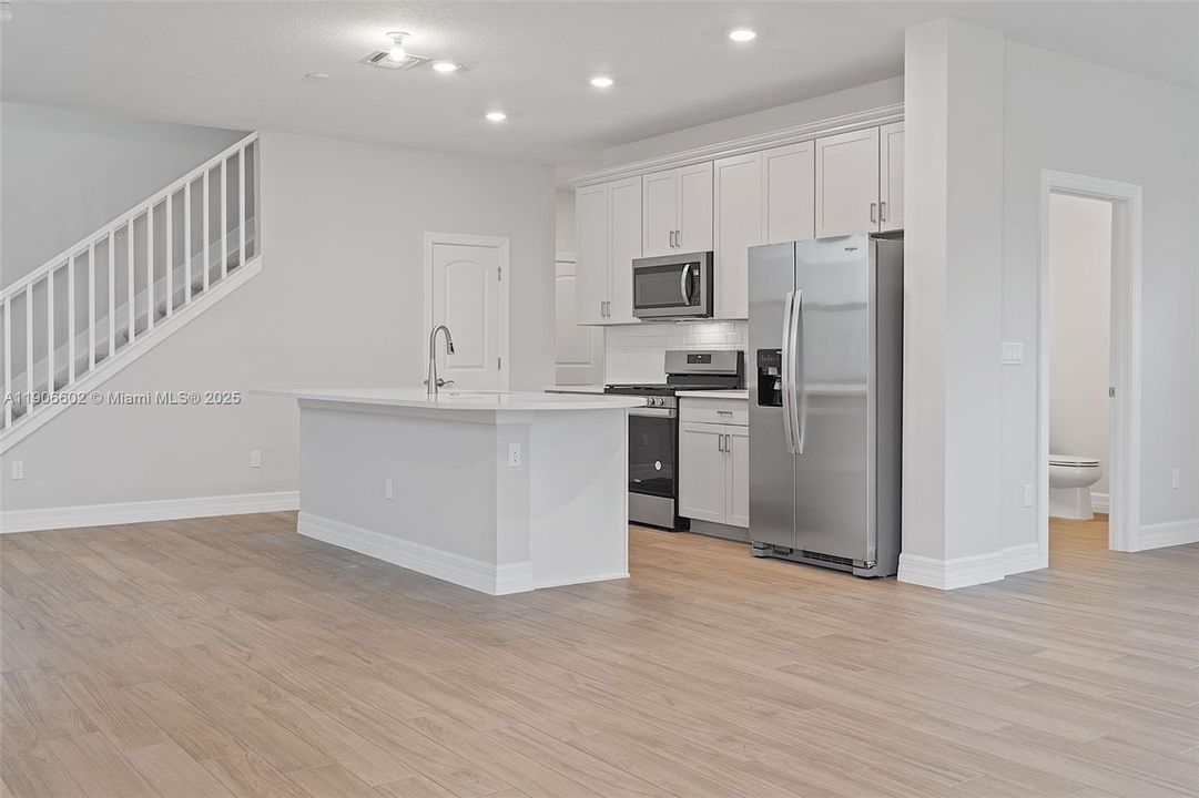 For Rent: $4,600 (3 beds, 2 baths, 2130 Square Feet)