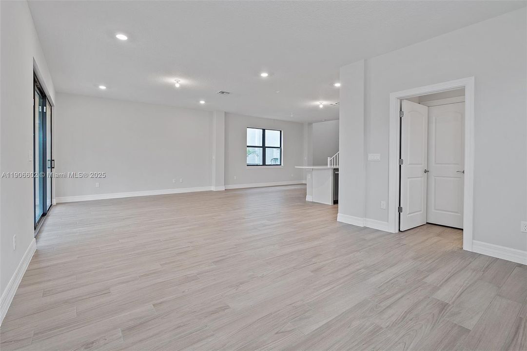 For Rent: $4,600 (3 beds, 2 baths, 2130 Square Feet)