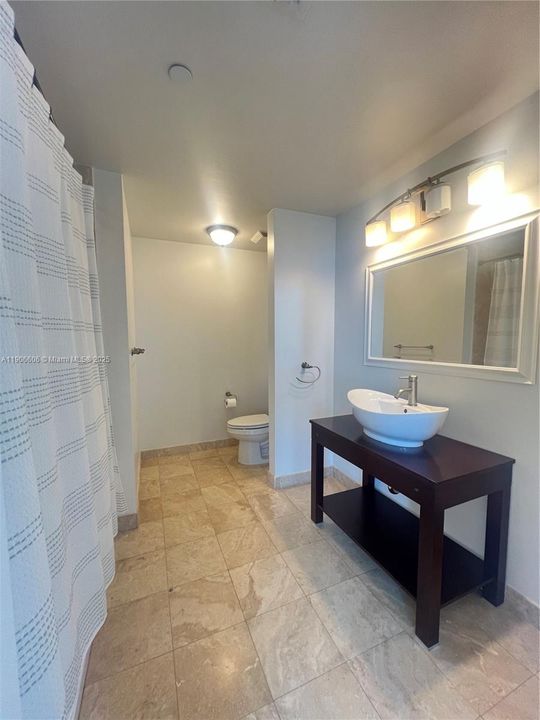 出租: $3,490 (2 贝兹, 2 浴室, 1030 平方英尺)