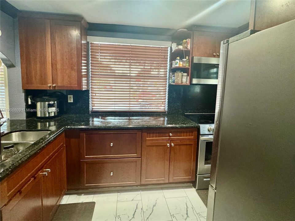 出租: $2,500 (2 贝兹, 2 浴室, 1020 平方英尺)