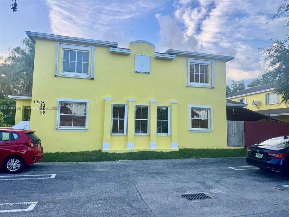 出租: $2,500 (2 贝兹, 2 浴室, 1020 平方英尺)