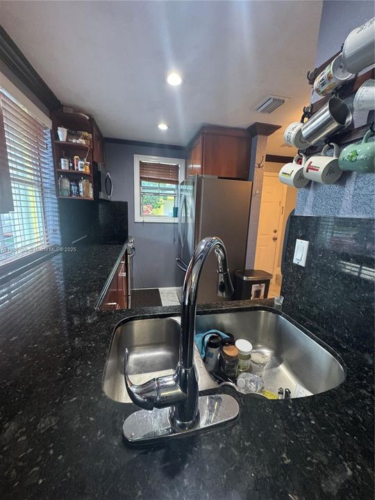 出租: $2,500 (2 贝兹, 2 浴室, 1020 平方英尺)