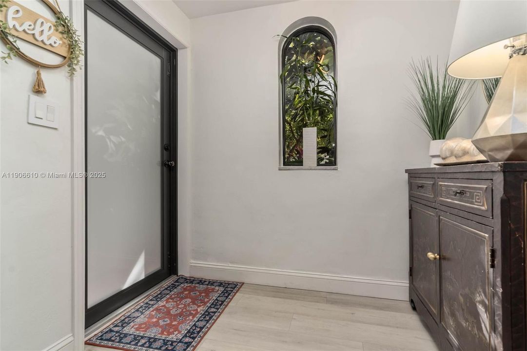 For Sale: $460,000 (2 beds, 2 baths, 1507 Square Feet)