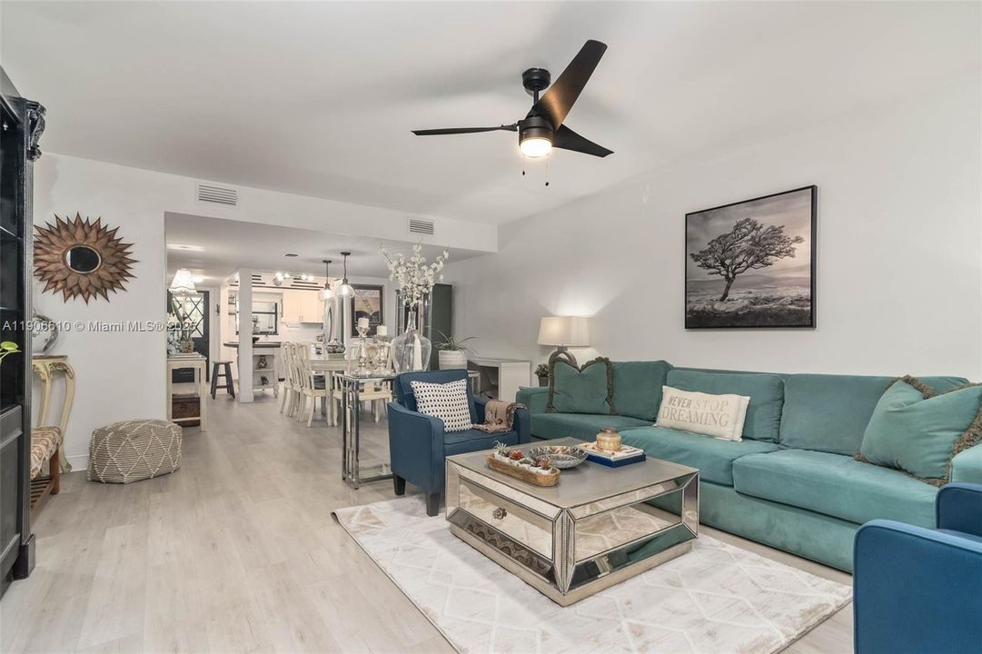 For Sale: $460,000 (2 beds, 2 baths, 1507 Square Feet)