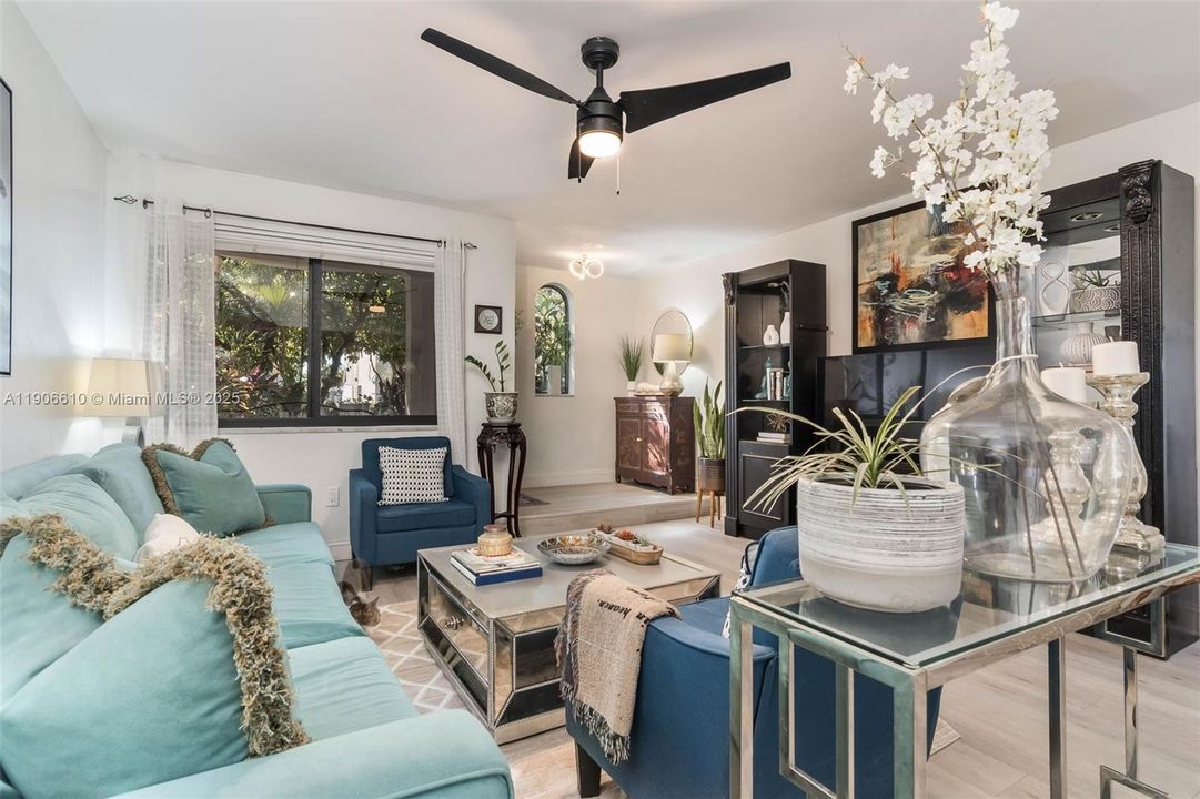 For Sale: $460,000 (2 beds, 2 baths, 1507 Square Feet)