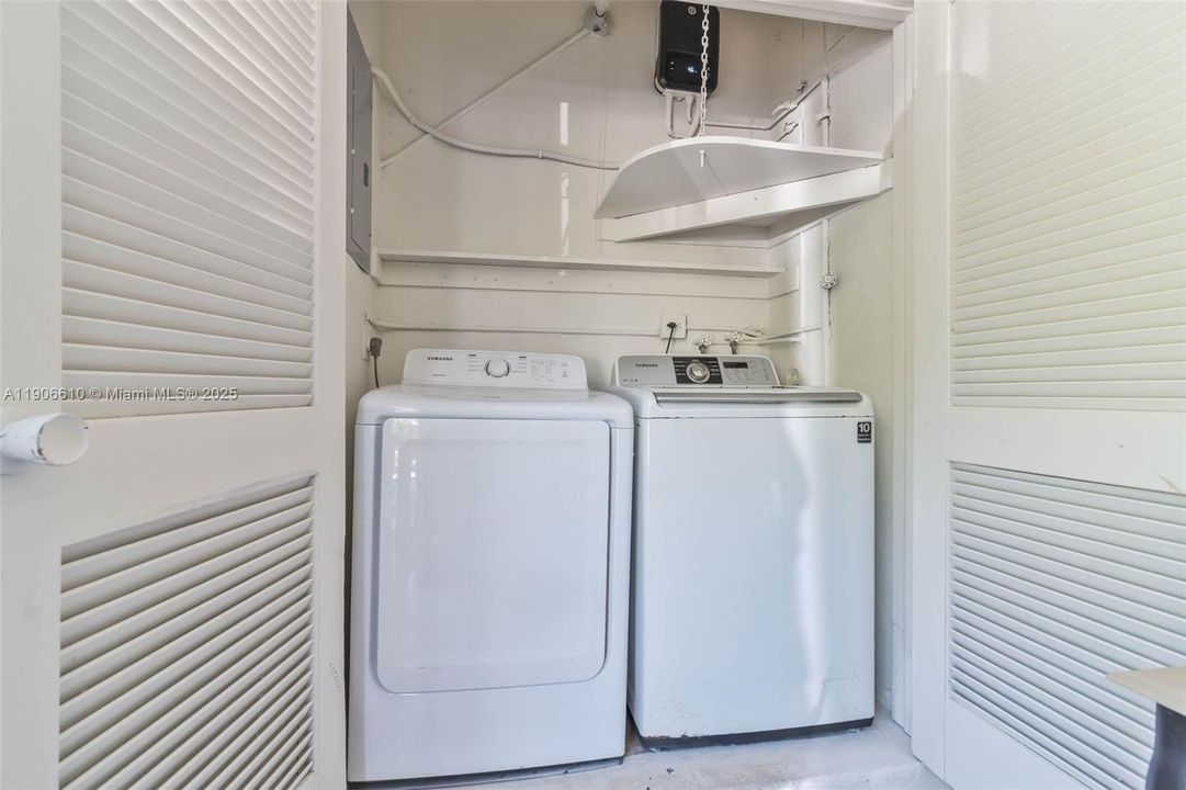 For Sale: $460,000 (2 beds, 2 baths, 1507 Square Feet)