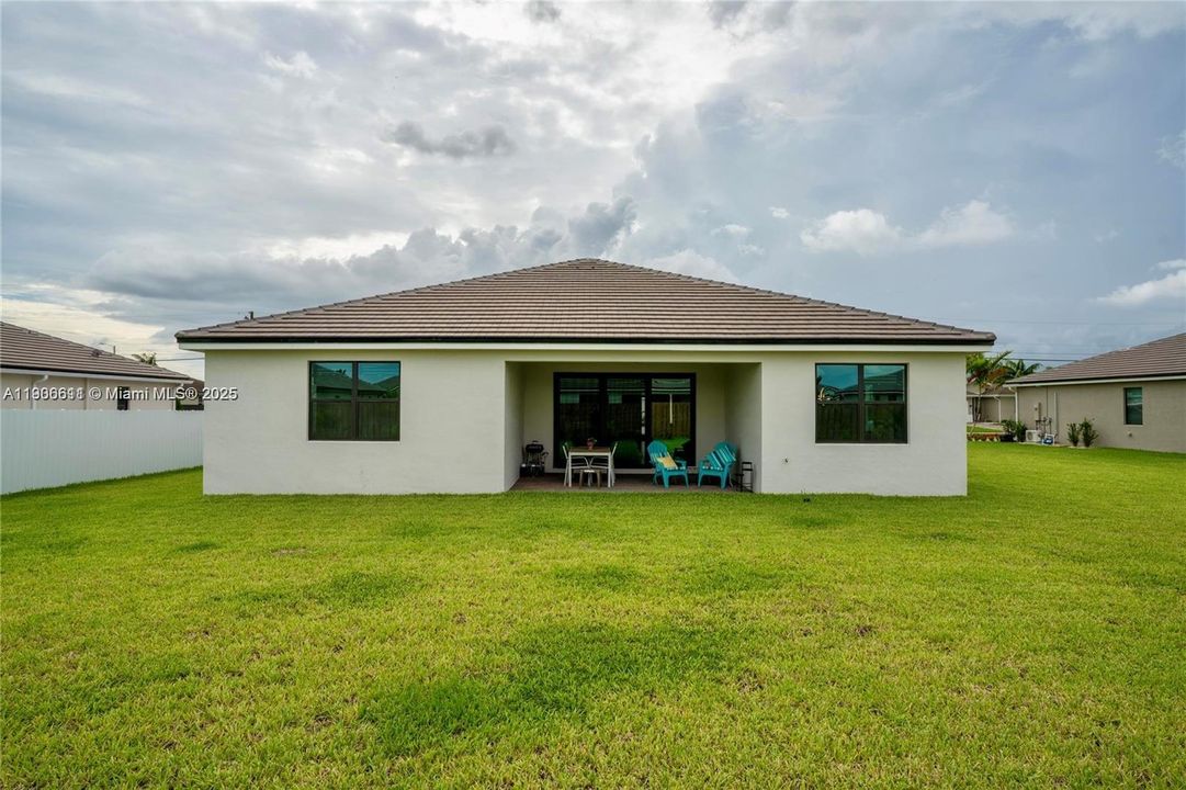 最近租的: $4,500 (4 贝兹, 3 浴室, 2533 平方英尺)