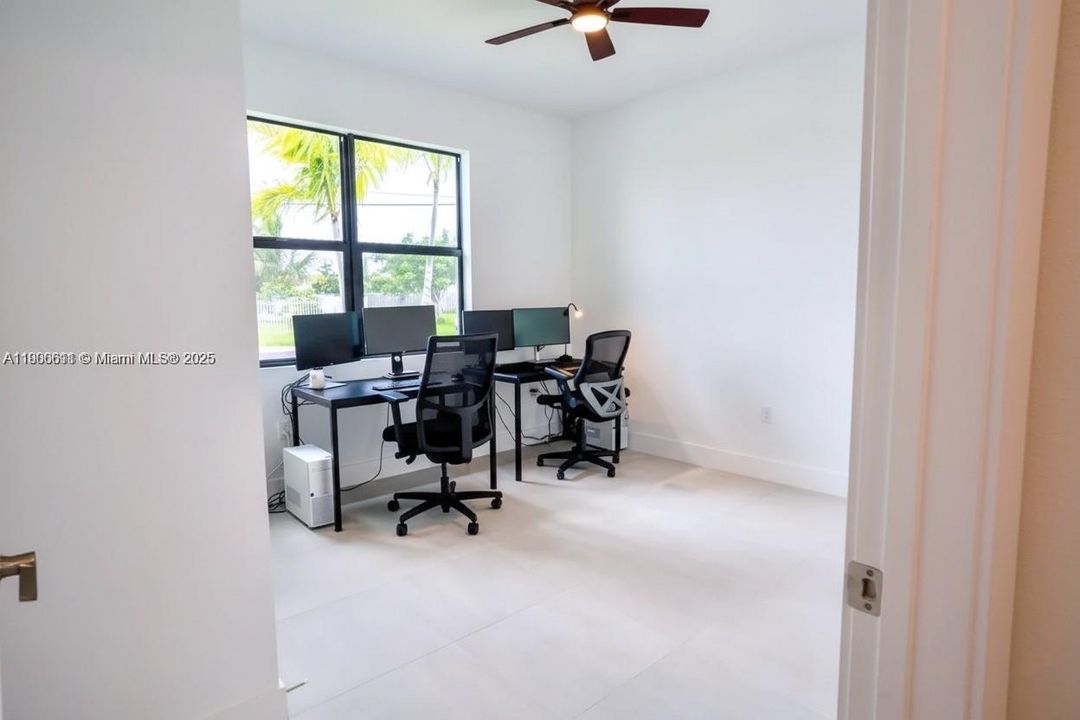 最近租的: $4,500 (4 贝兹, 3 浴室, 2533 平方英尺)