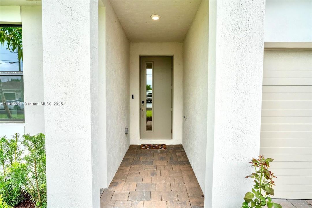 最近租的: $4,500 (4 贝兹, 3 浴室, 2533 平方英尺)