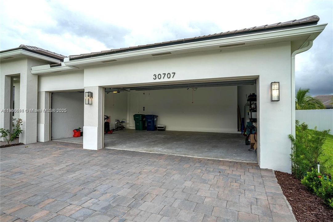 最近租的: $4,500 (4 贝兹, 3 浴室, 2533 平方英尺)