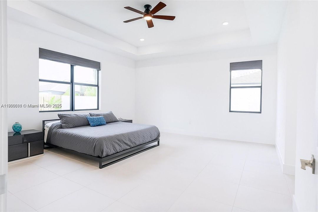 最近租的: $4,500 (4 贝兹, 3 浴室, 2533 平方英尺)