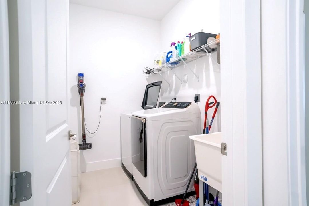 最近租的: $4,500 (4 贝兹, 3 浴室, 2533 平方英尺)