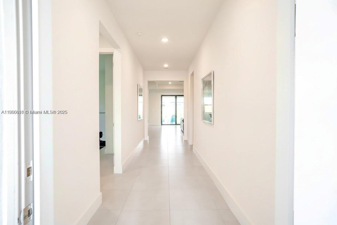 最近租的: $4,500 (4 贝兹, 3 浴室, 2533 平方英尺)