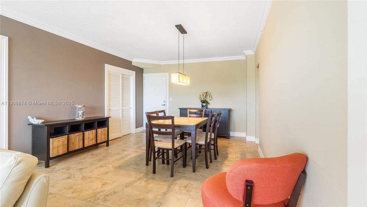 Active With Contract: $449,000 (2 beds, 2 baths, 1212 Square Feet)