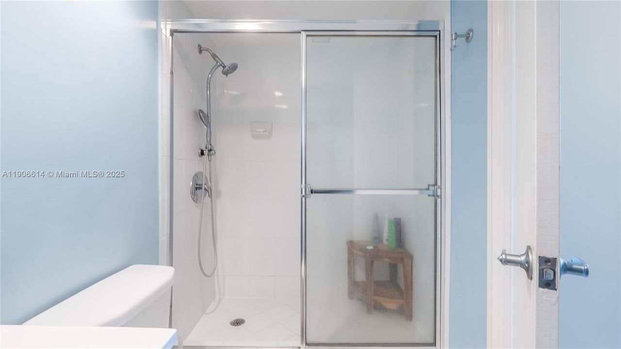 Active With Contract: $449,000 (2 beds, 2 baths, 1212 Square Feet)