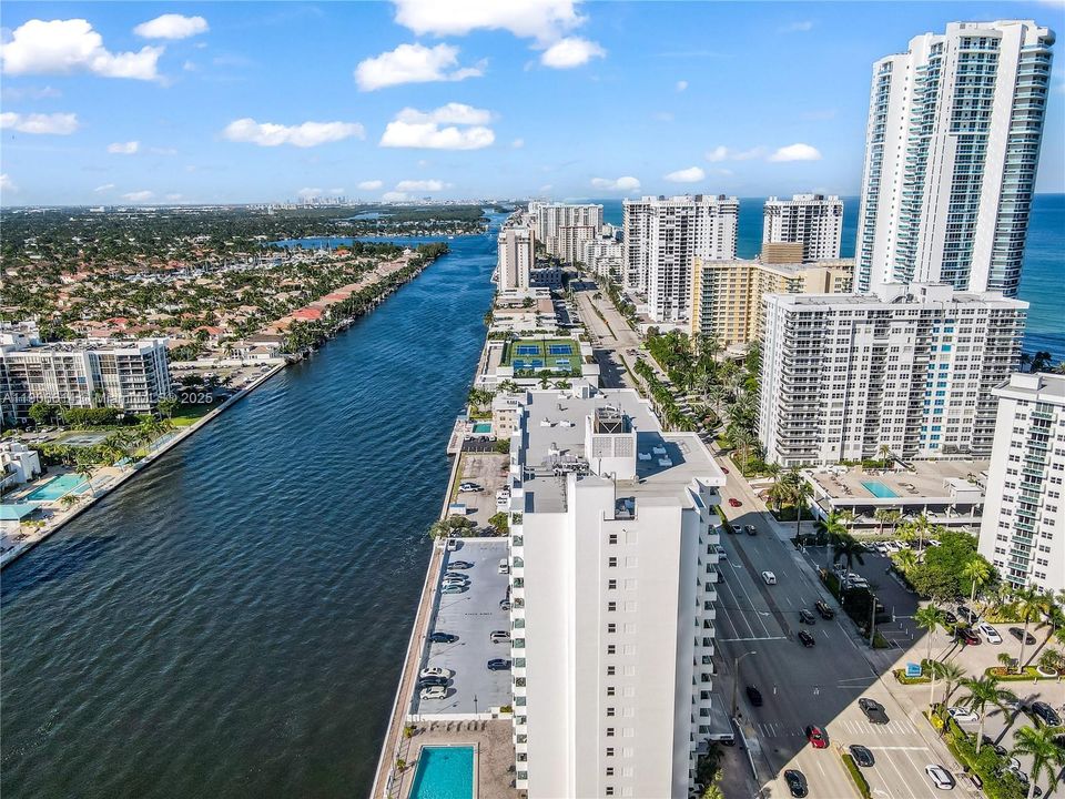 Active With Contract: $449,000 (2 beds, 2 baths, 1212 Square Feet)