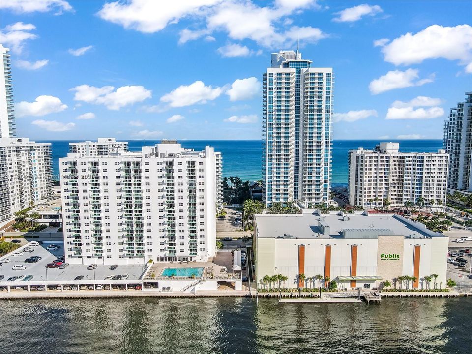 Active With Contract: $449,000 (2 beds, 2 baths, 1212 Square Feet)