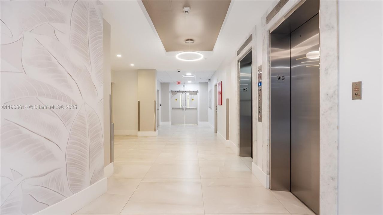 Active With Contract: $449,000 (2 beds, 2 baths, 1212 Square Feet)