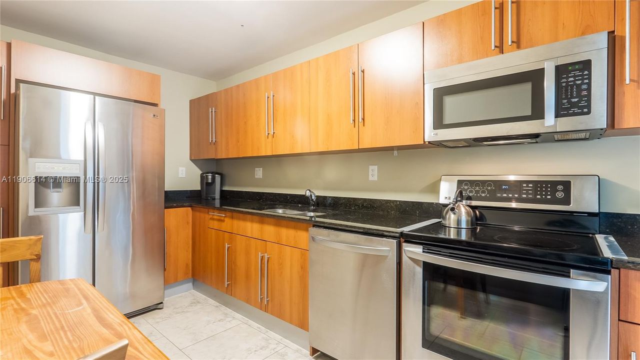 Active With Contract: $449,000 (2 beds, 2 baths, 1212 Square Feet)
