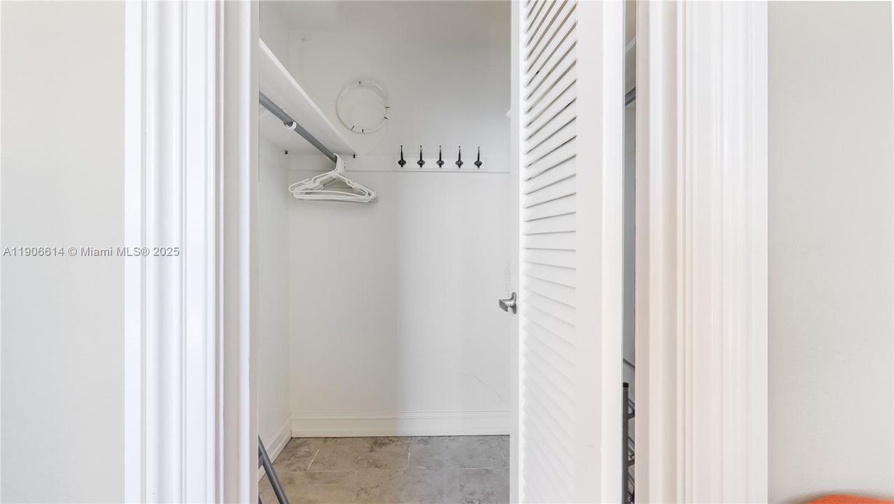 Active With Contract: $449,000 (2 beds, 2 baths, 1212 Square Feet)