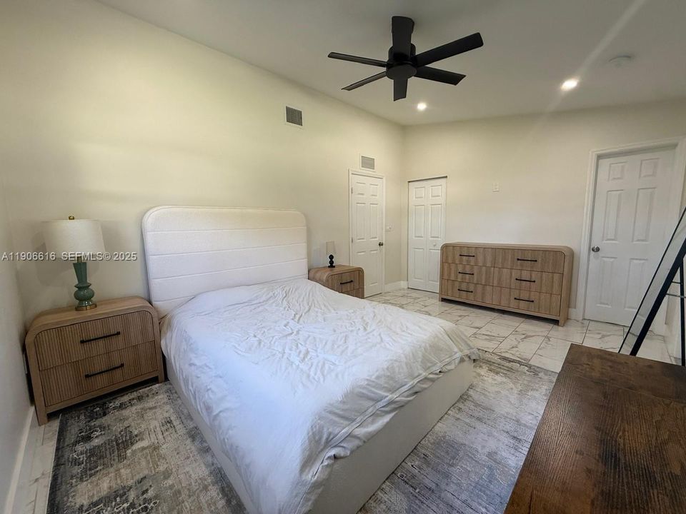 待售: $890,000 (4 贝兹, 3 浴室, 1795 平方英尺)