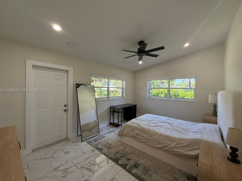 待售: $890,000 (4 贝兹, 3 浴室, 1795 平方英尺)