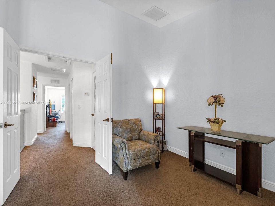 En Venta: $595,000 (3 camas, 2 baños, 1985 Pies cuadrados)