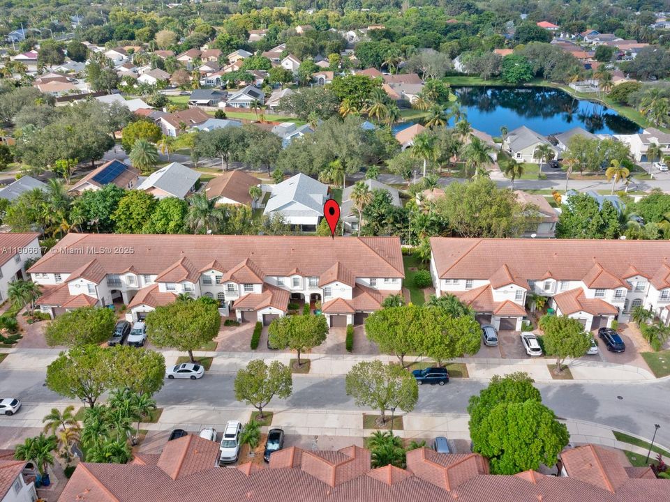 En Venta: $595,000 (3 camas, 2 baños, 1985 Pies cuadrados)