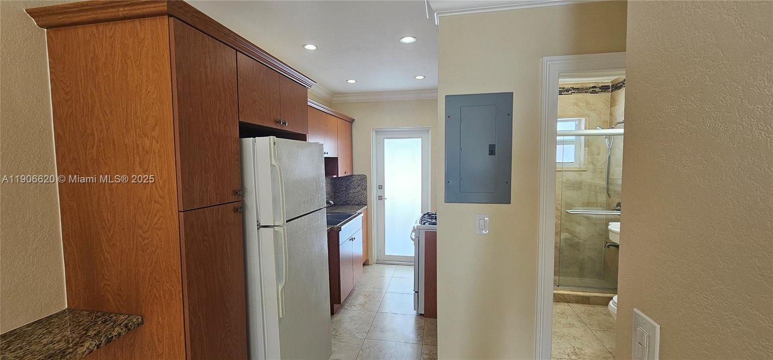 Recently Rented: $1,500 (1 beds, 1 baths, 403 Square Feet)