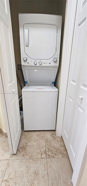 Recently Rented: $1,500 (1 beds, 1 baths, 403 Square Feet)