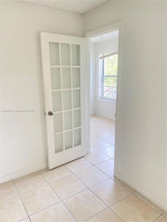 Recently Rented: $1,600 (1 beds, 1 baths, 712 Square Feet)