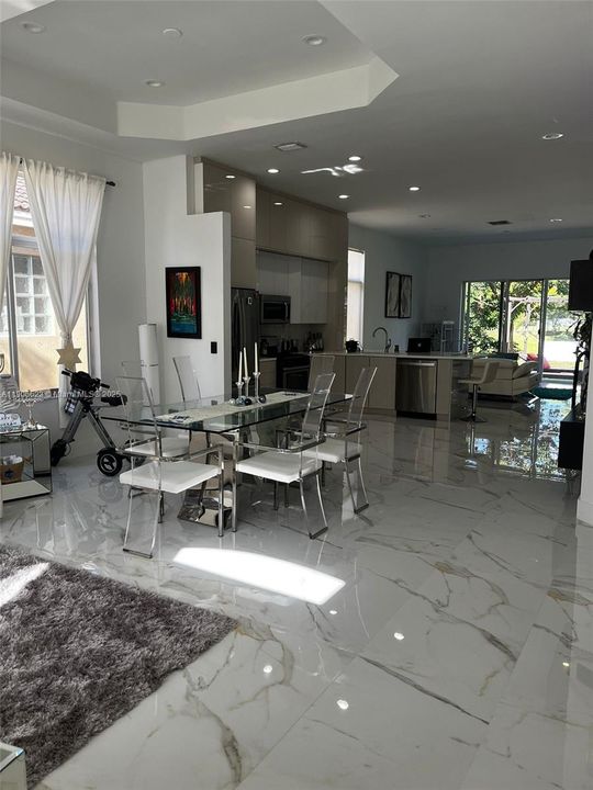 En Renta: $4,500 (3 camas, 2 baños, 1900 Pies cuadrados)