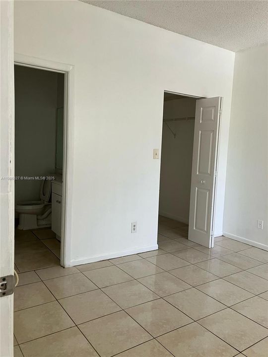 出租: $2,100 (2 贝兹, 2 浴室, 807 平方英尺)